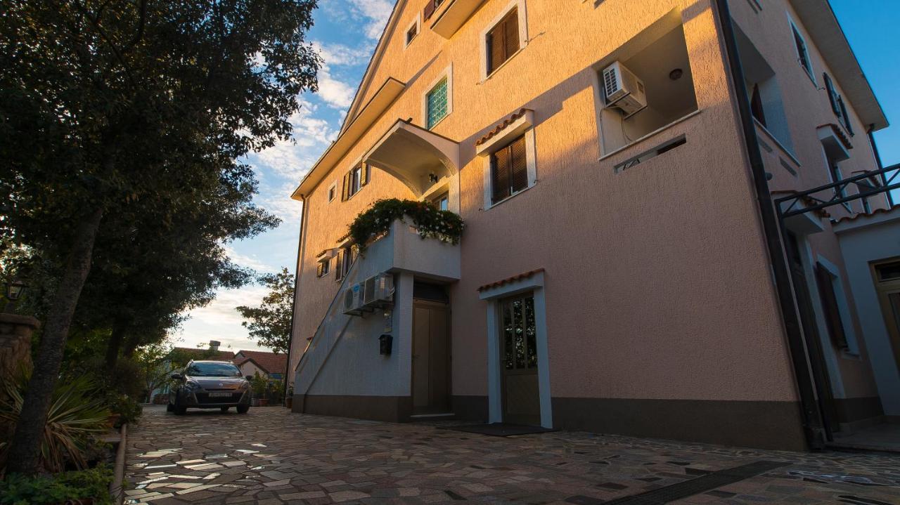 Guest House Lavanda 4 ニヴィーチェ エクステリア 写真